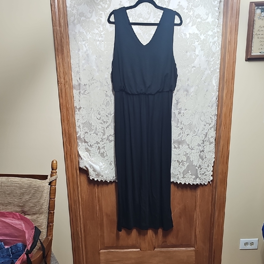 Faded Glory Black Pleated Maxi Dress